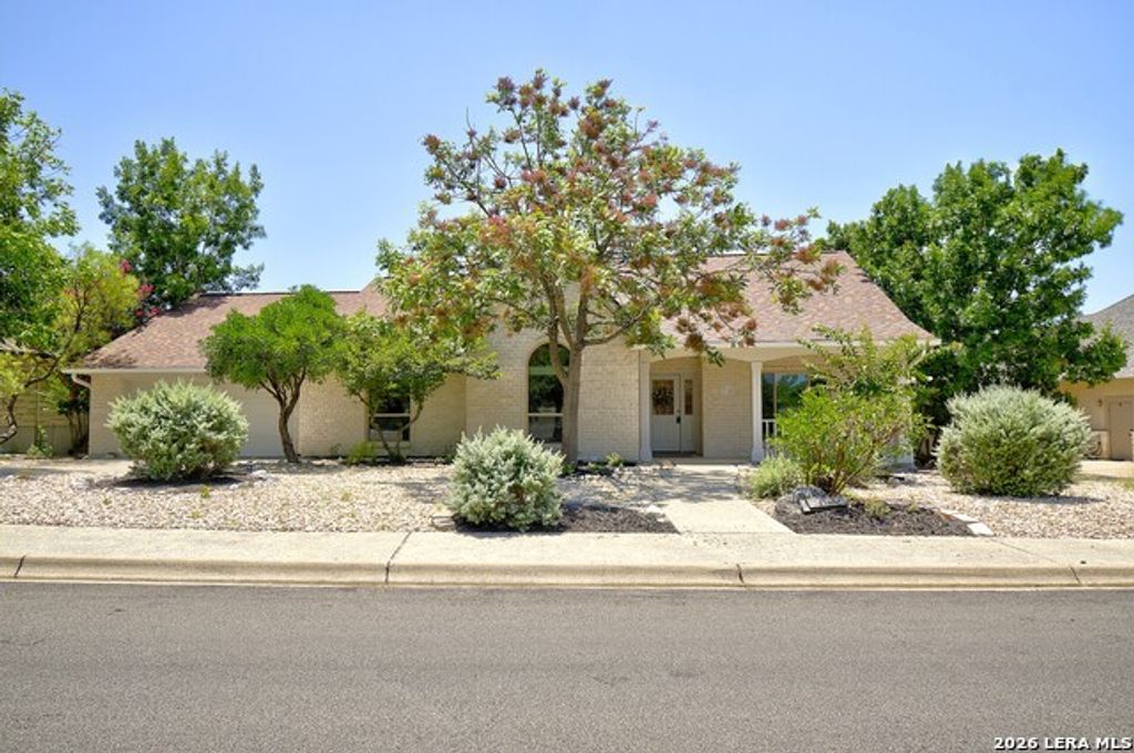 2140 Summit Crest Dr, Kerrville
