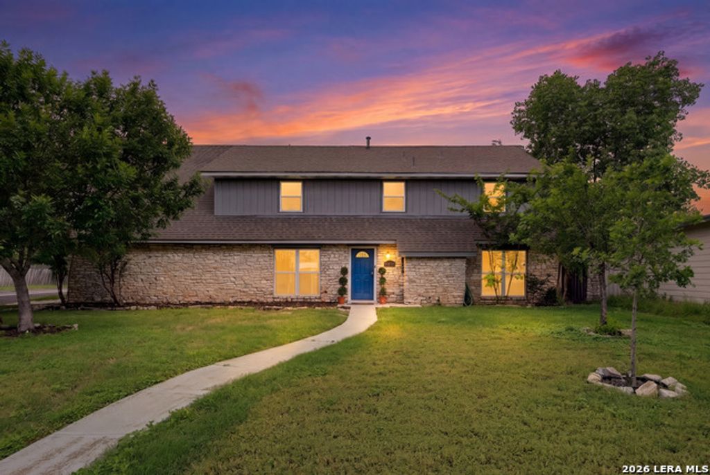 827 Briarcliff Dr, San Antonio