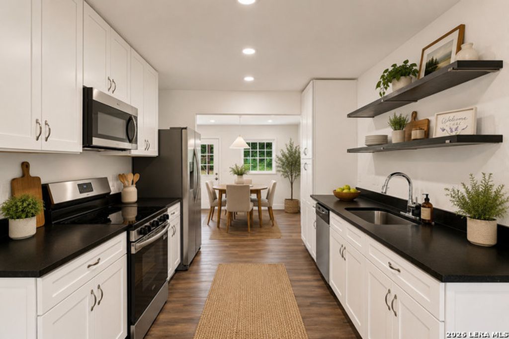 1042 Poinsettia, San Antonio