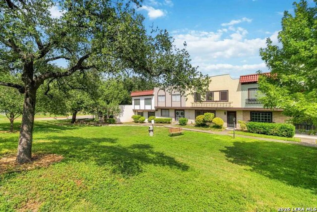 10879 Crown Vw Crown View, San Antonio