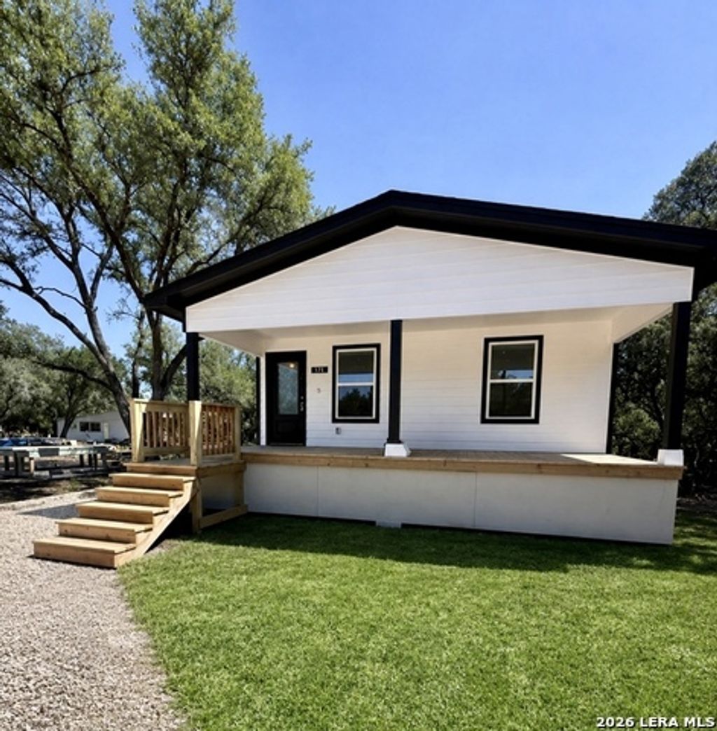 918 Scenic Dr, Bandera