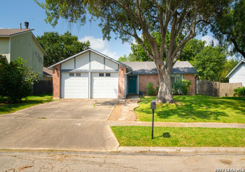 4726 Crested Grv, San Antonio