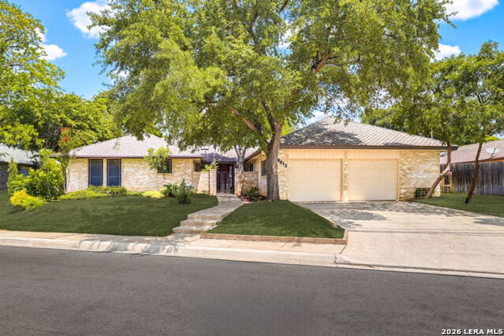 6013 Bayou Bnd, Windcrest