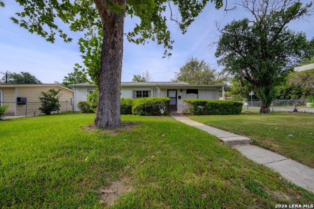 362 Cherry Ridge Dr, San Antonio