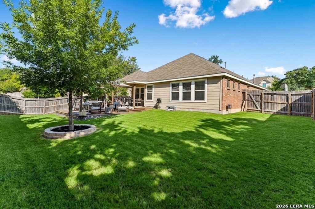 8512 Regusci Grv, Boerne