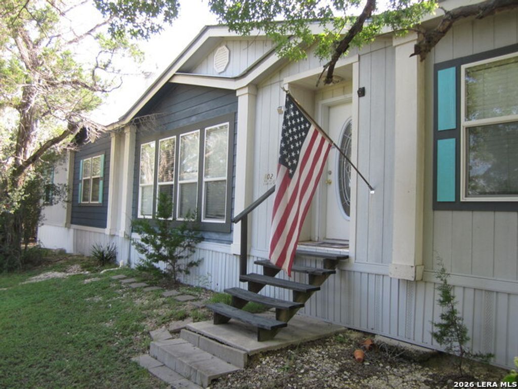 102 S Robin Hill View, Kerrville