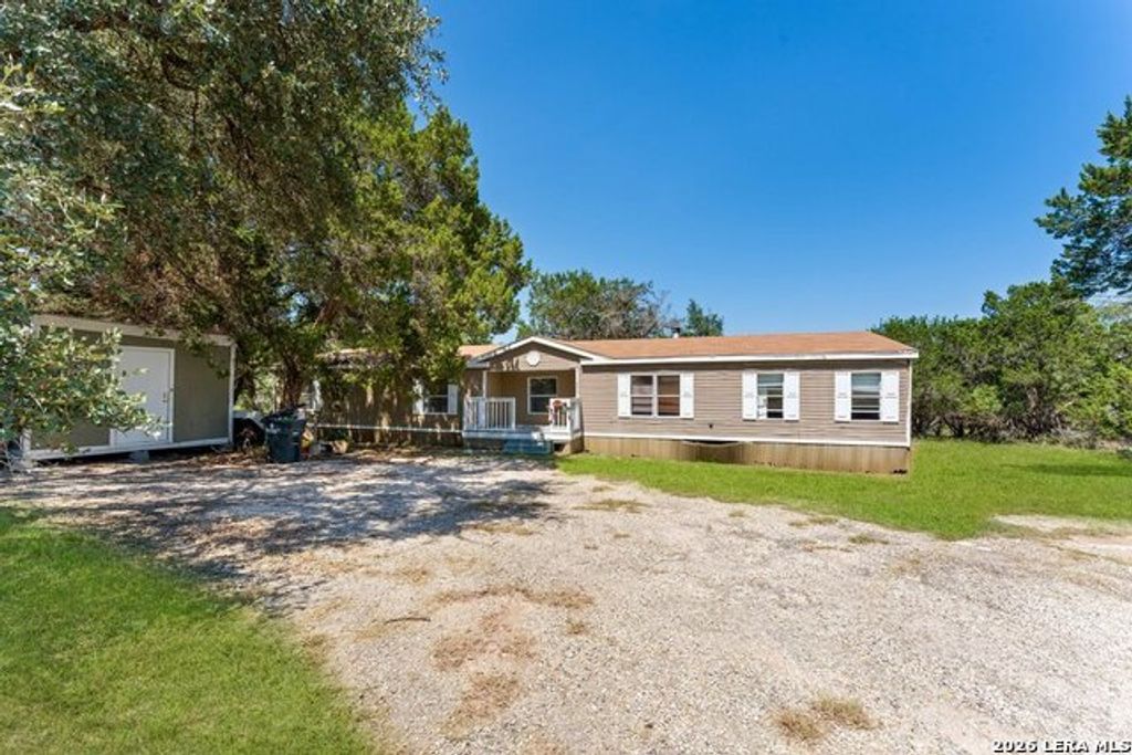 576 Wright Dr, Bandera