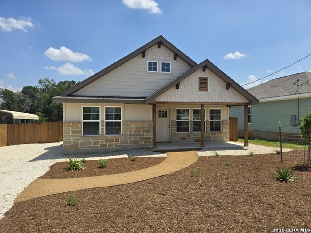 1746 Blueridge Dr, Canyon Lake