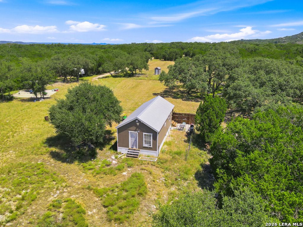 1353 Brushy Creek Dr, Lakehills