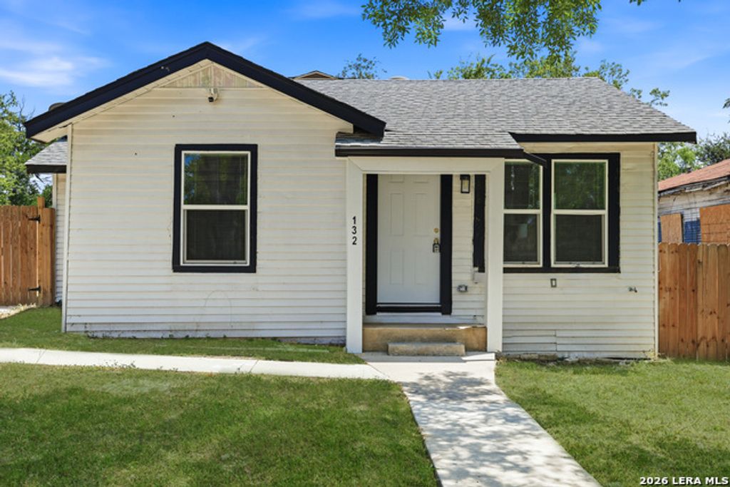 132 Stratford Ct, San Antonio