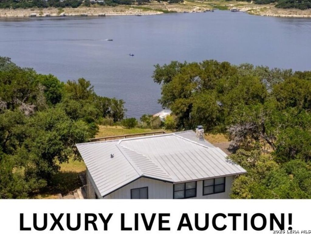 550 County Road 262, Mico