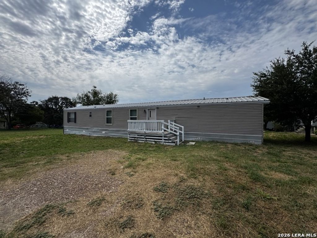 607 Jackson St, Pleasanton