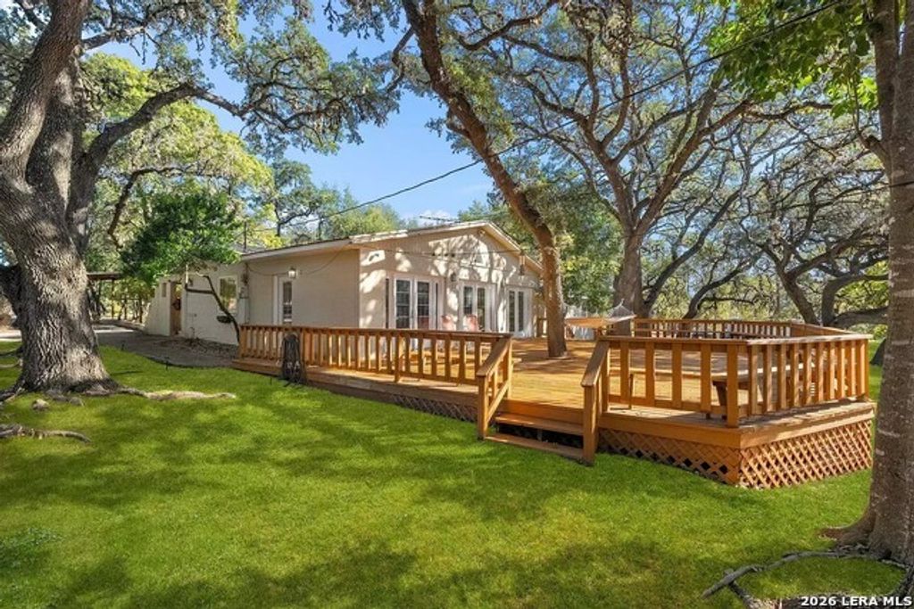 25327 Triangle Loop, San Antonio