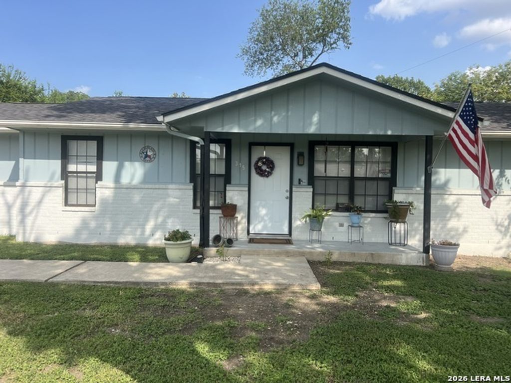 315 Chaparral Creek Dr, Boerne