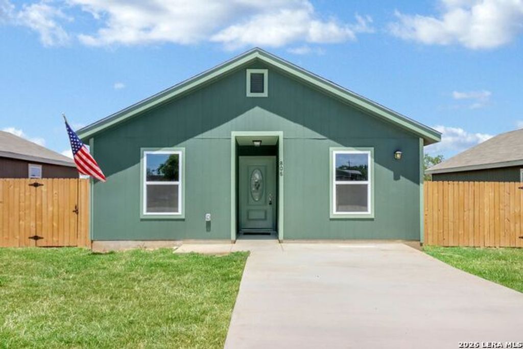 806 E 6th St., Nixon