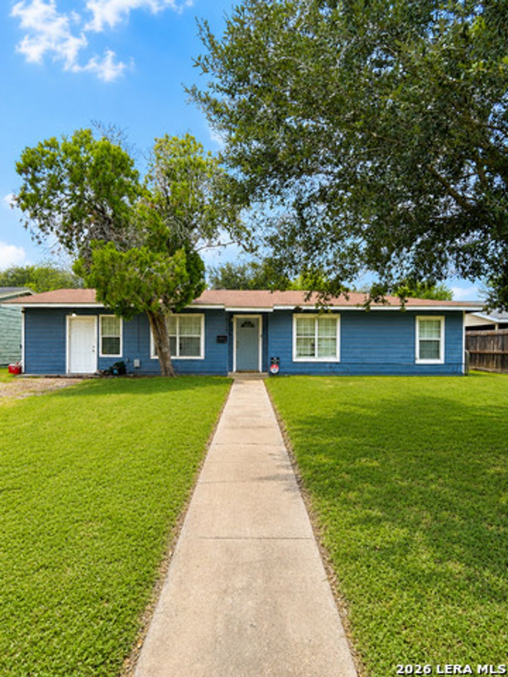1015 E Randall, Beeville