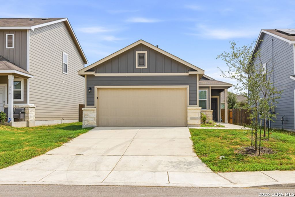 5823 Hematite Rim, San Antonio