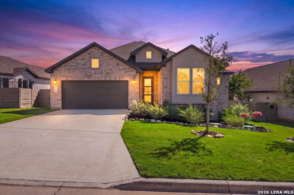 339 Sugarcane, New Braunfels