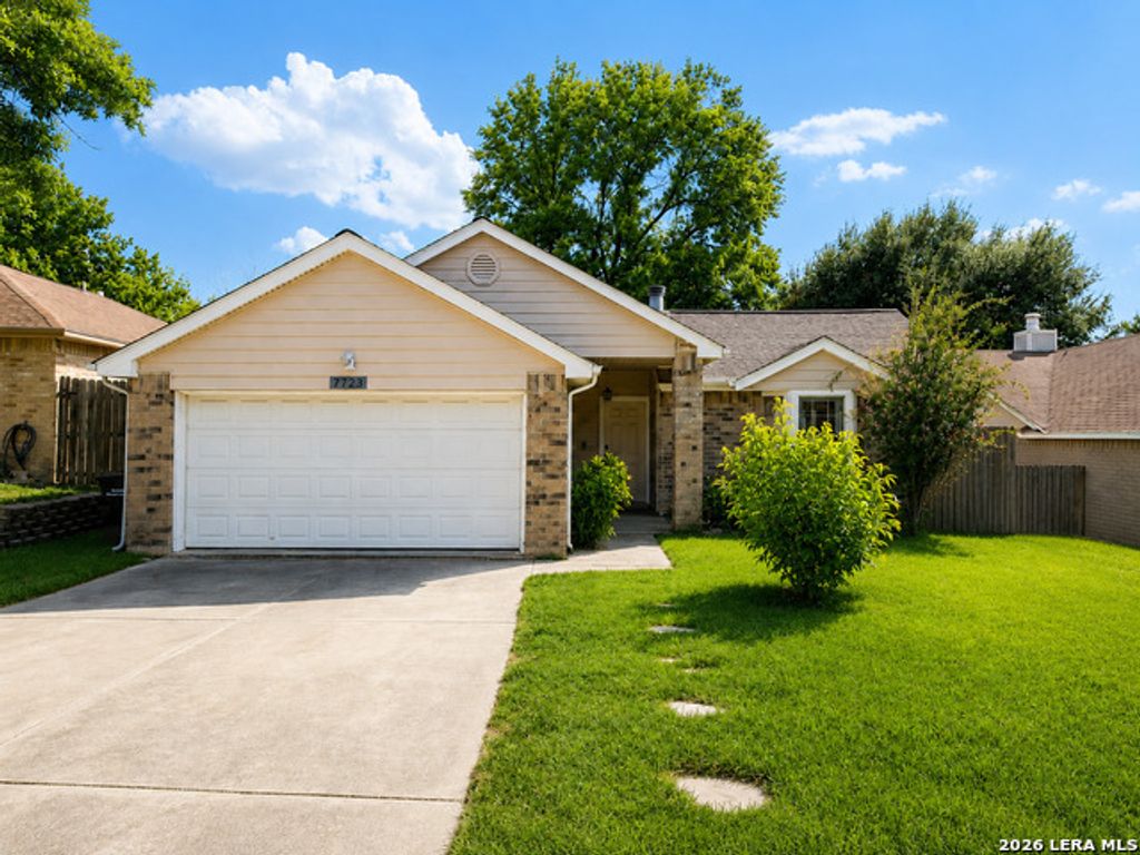 7723 Apple Grn, San Antonio