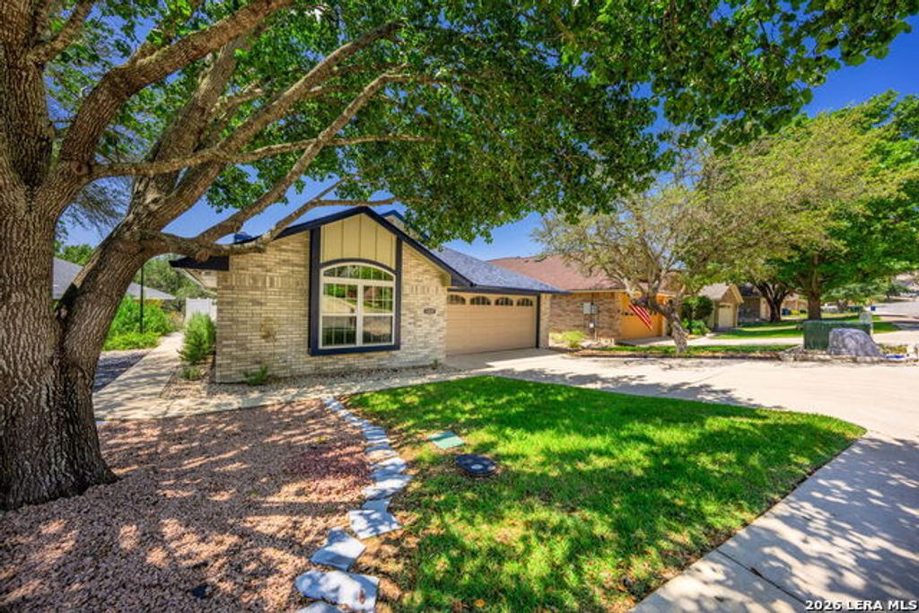 1237 Victory Lane, Kerrville