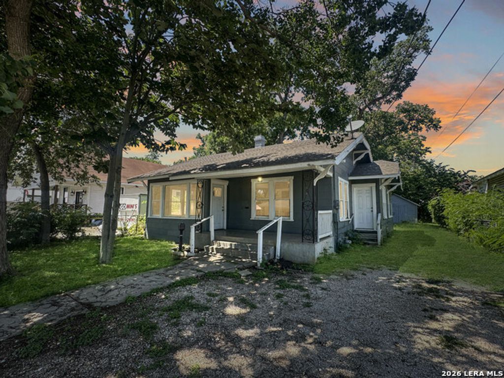 423 Barrett Place, San Antonio