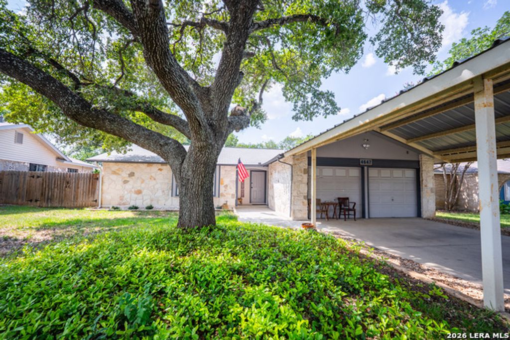 4647 Harpers Bend, San Antonio