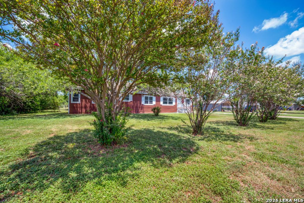 16527 County Road 283, San Antonio