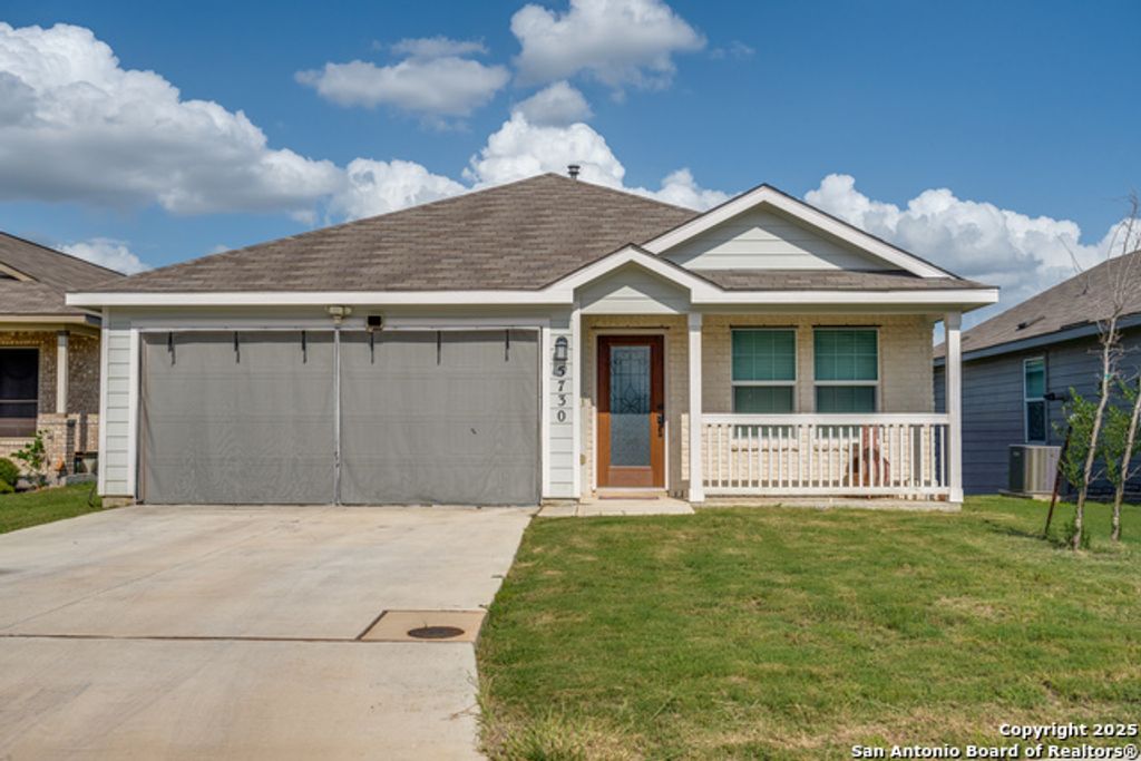 5730 Leisure Cres, Converse