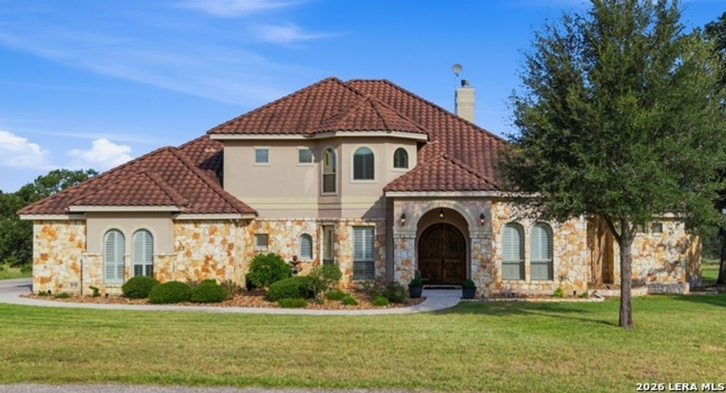 128 Abrego Ridge Dr, Floresville
