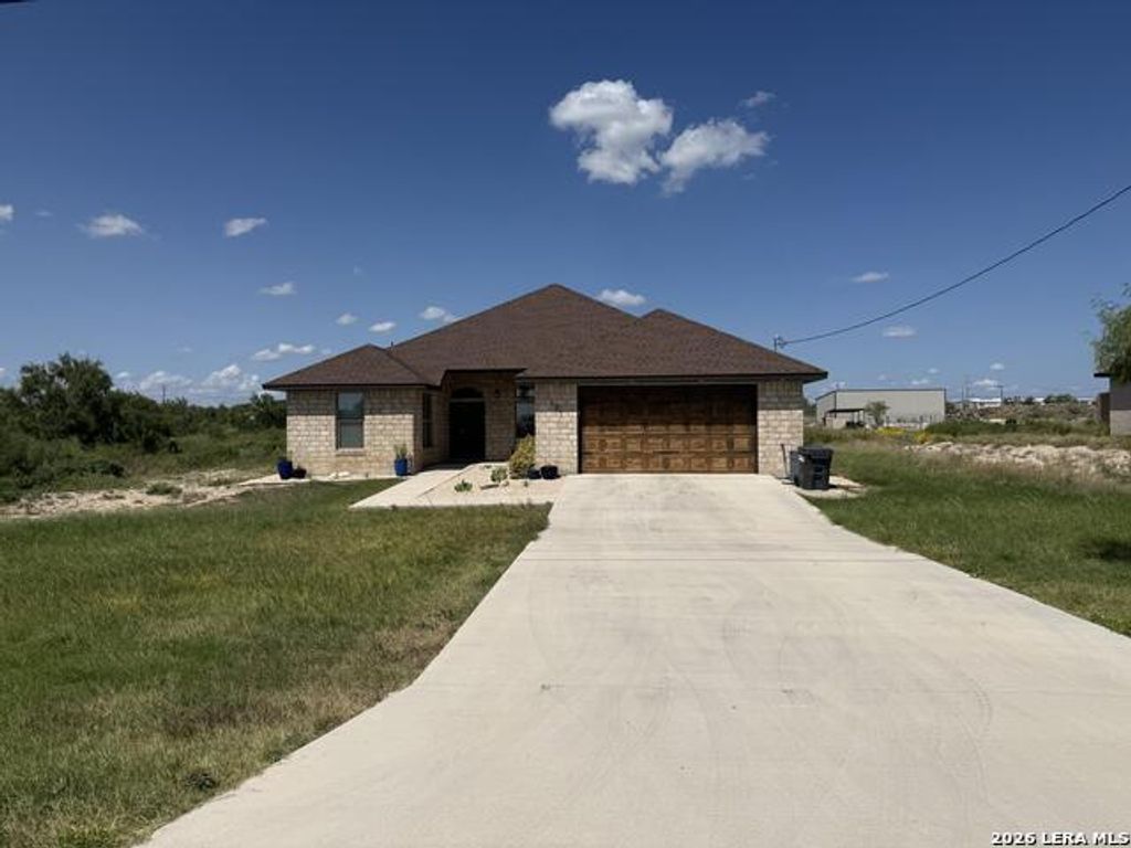 431 La Vista Dr, Del Rio