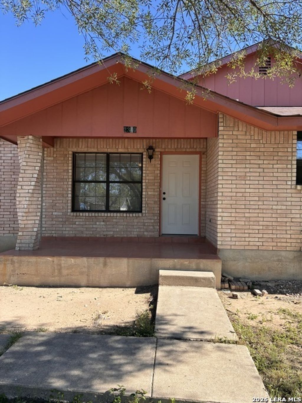 2340 Royal Park, Eagle Pass