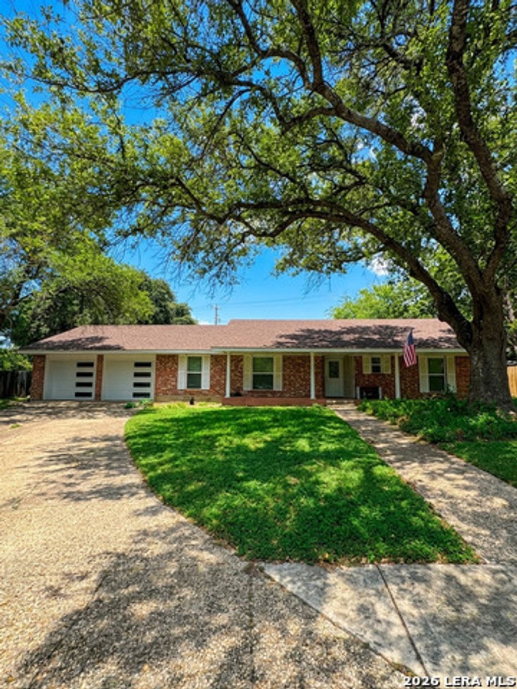 8715 Teal, Windcrest