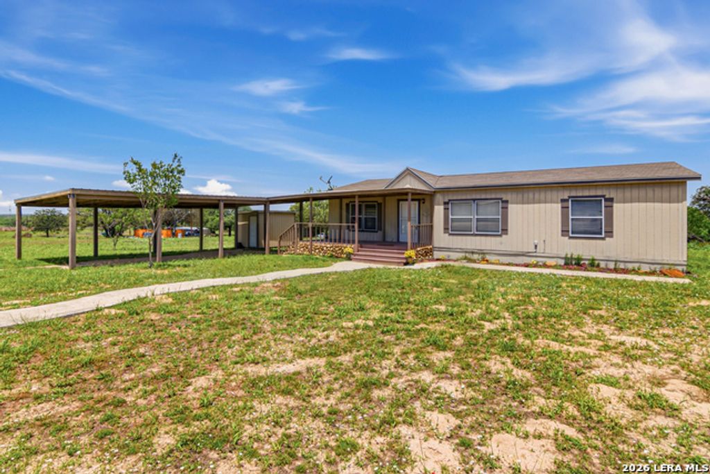 646 Old Colony, Seguin
