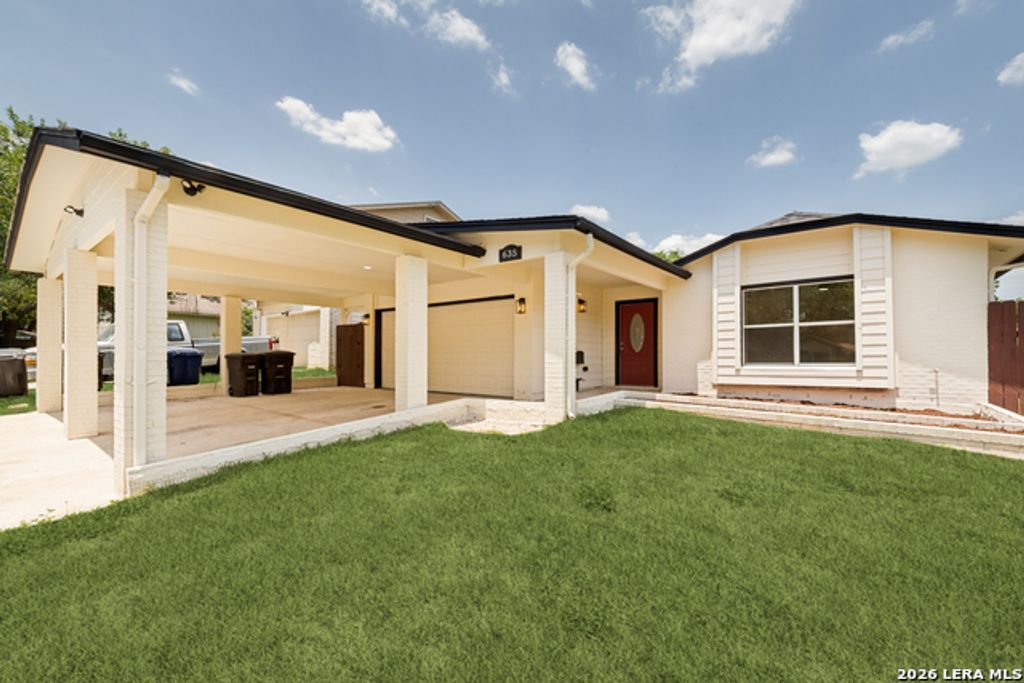 635 Cypresscliff Drive, San Antonio