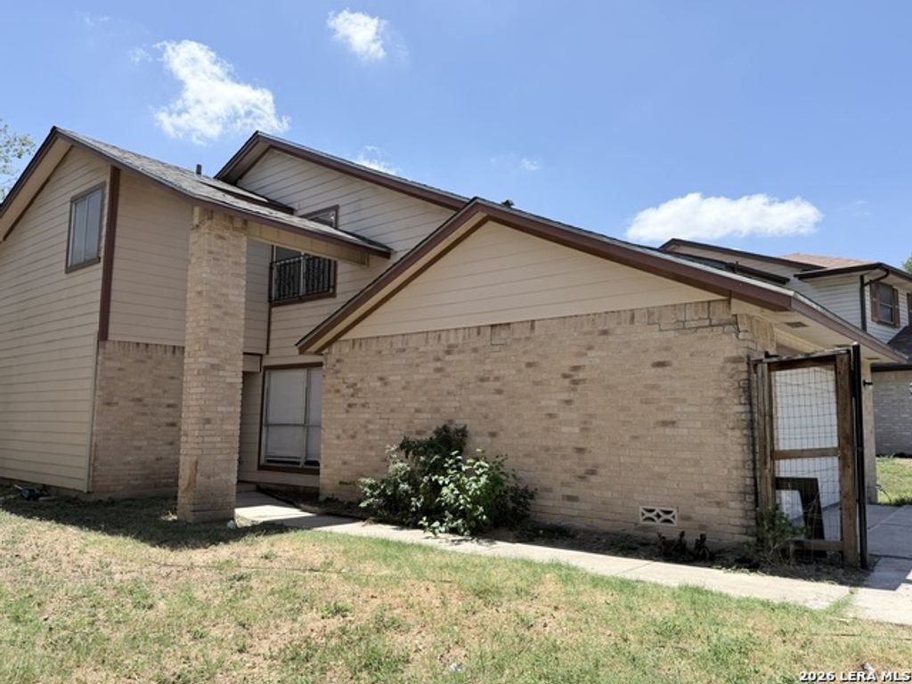 5758 Spring Moon St, San Antonio