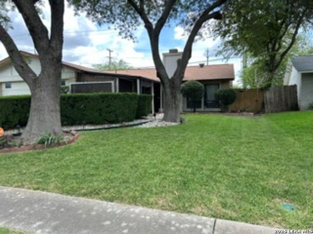 11055 White Sands, Live Oak