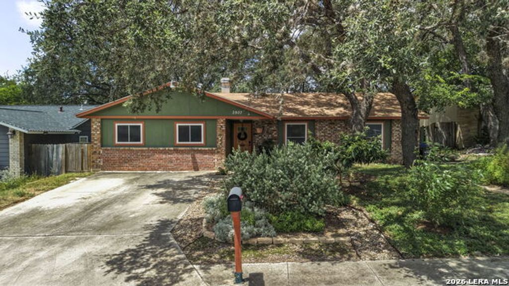 5907 Hidden Boulder St, San Antonio