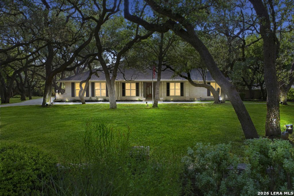 106 Bikeway Ln, Shavano Park