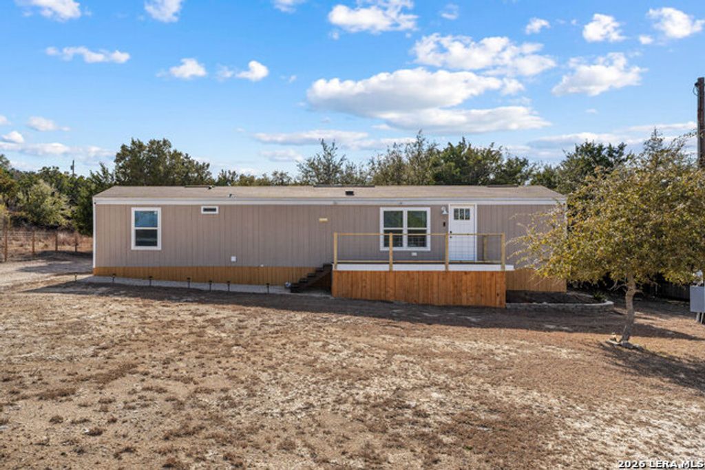 483 Wright Dr, Bandera