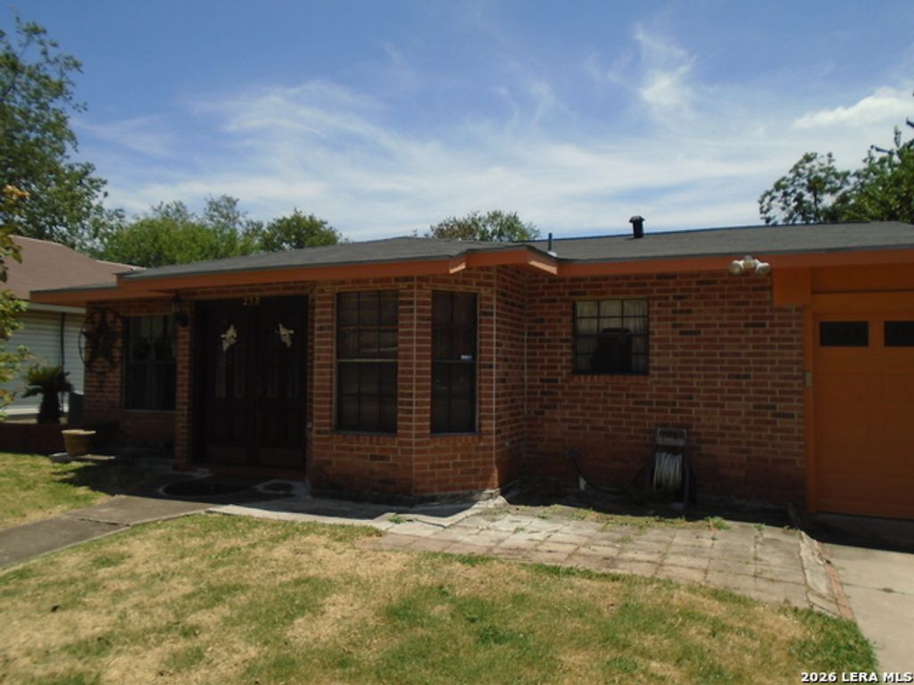 238 Storeywood Dr, San Antonio