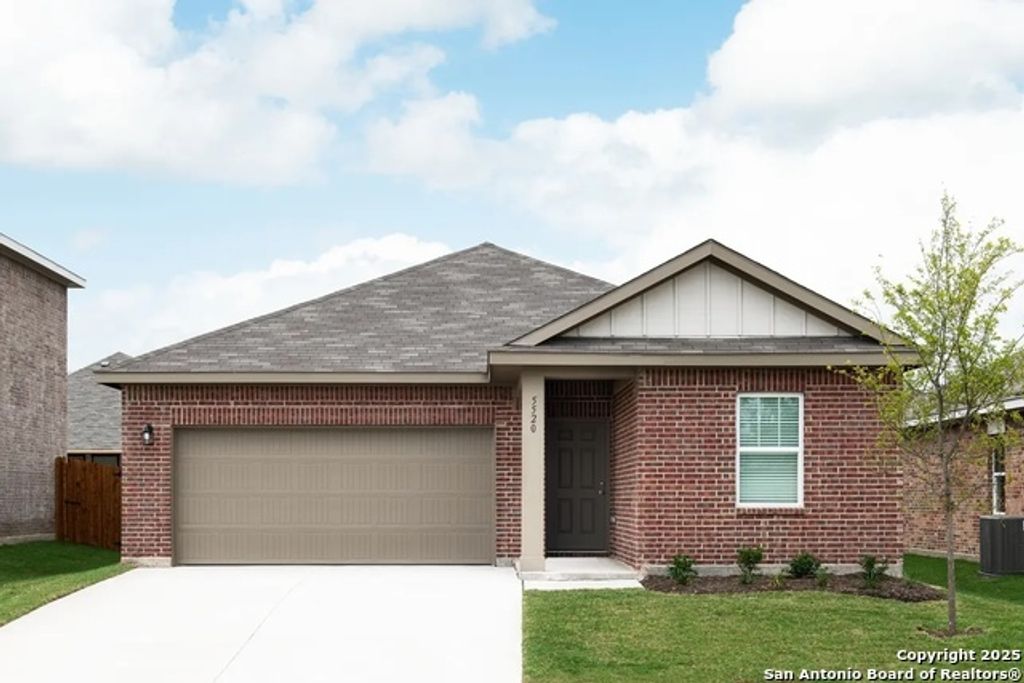 12827 Spur Hollow, Schertz