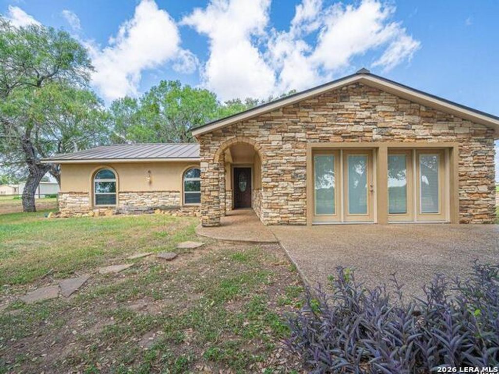 1935 E Fm 1518, St Hedwig