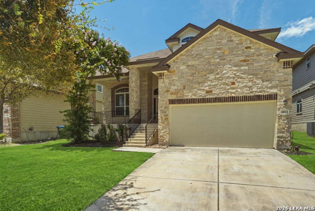 1023 Shasta Daisy, San Antonio