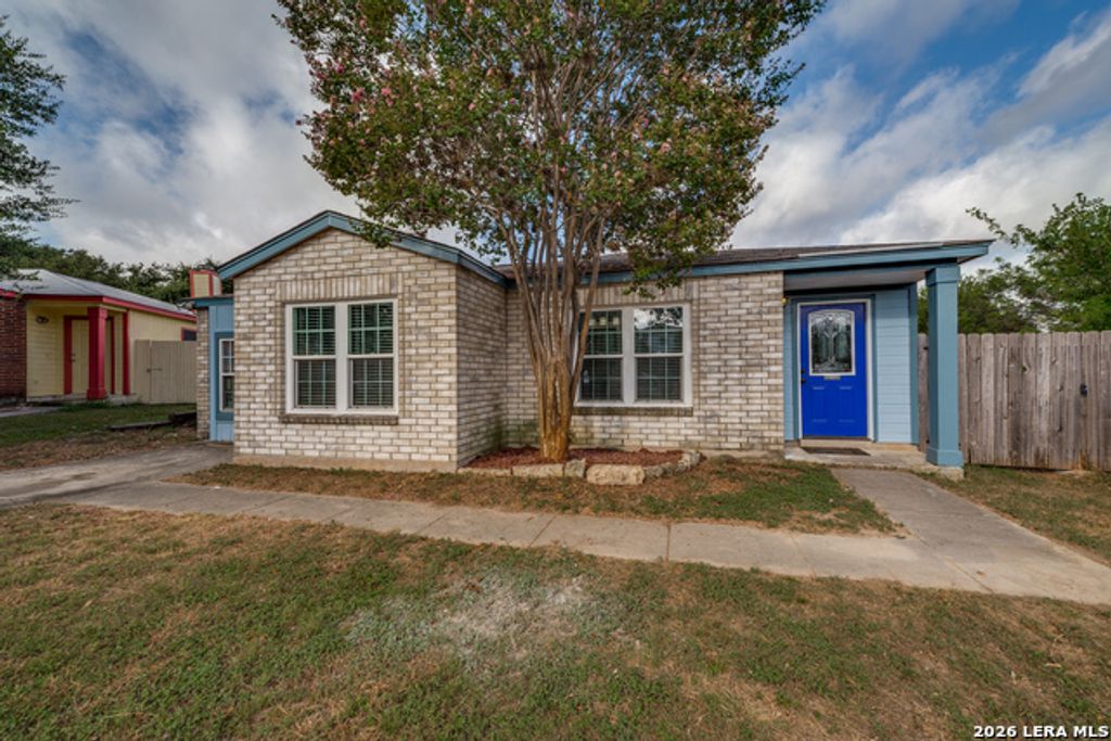 5911 Hidden Iron Circle, San Antonio