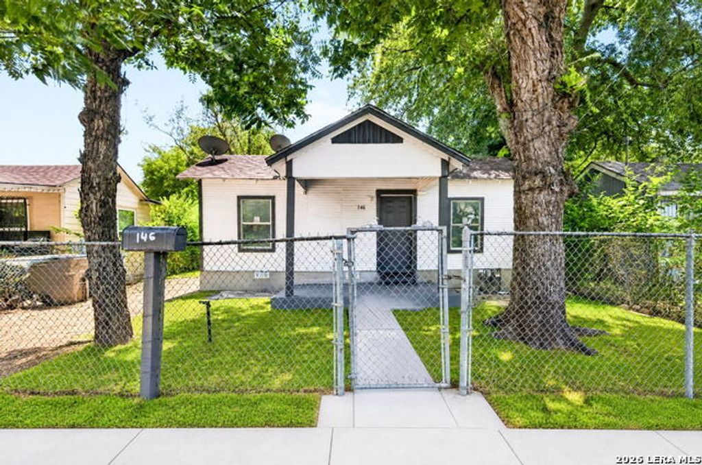 146 W Zavalla, San Antonio
