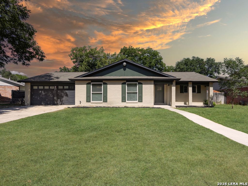 5026 La Haya St, San Antonio