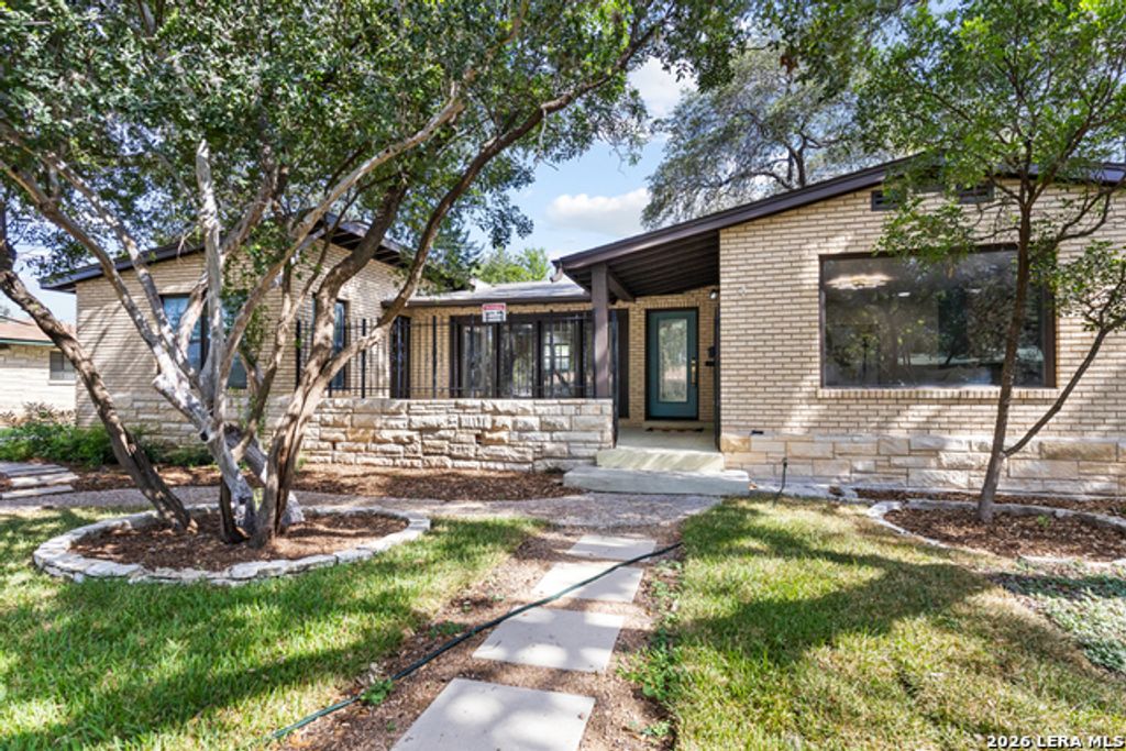 2519 W Kings Highway, San Antonio