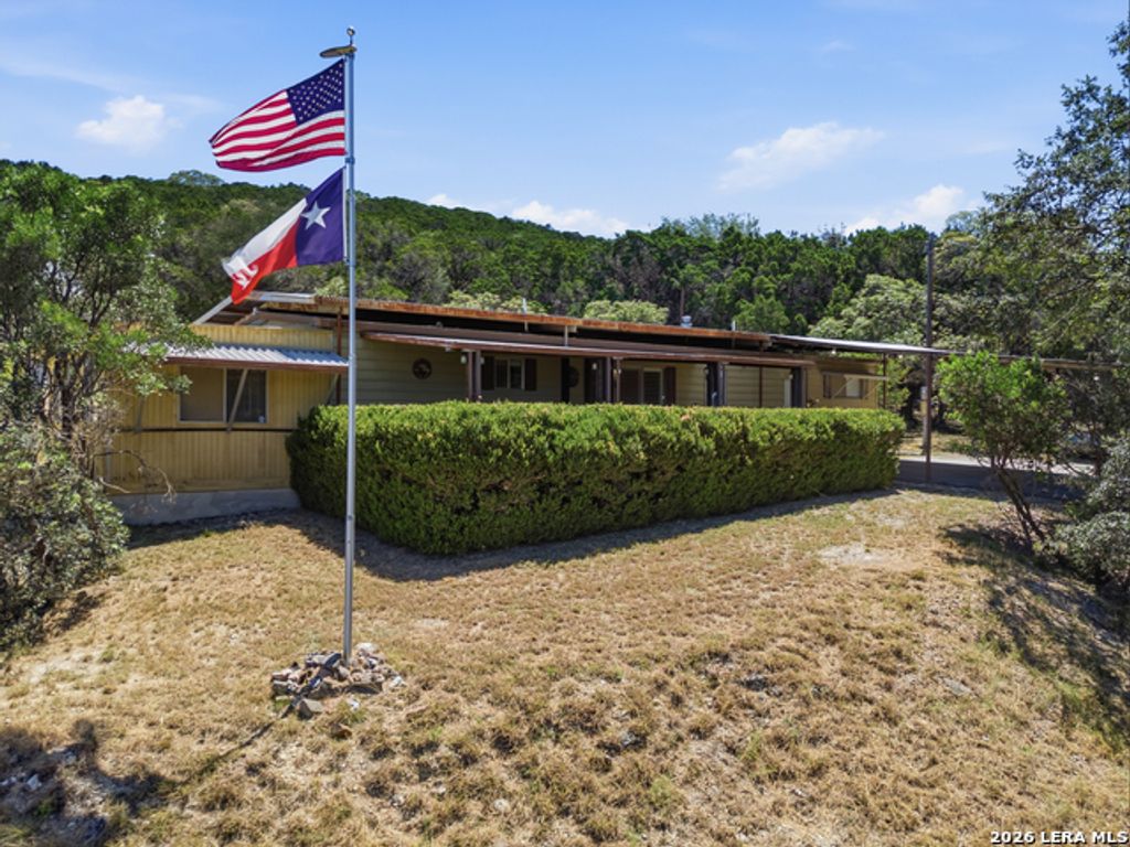 1501 Spring Rd, Pipe Creek