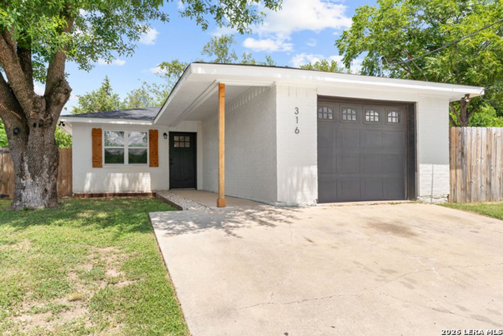 316 George, Kerrville