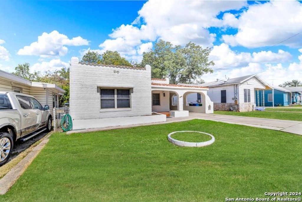 627 Cottonwood, San Antonio